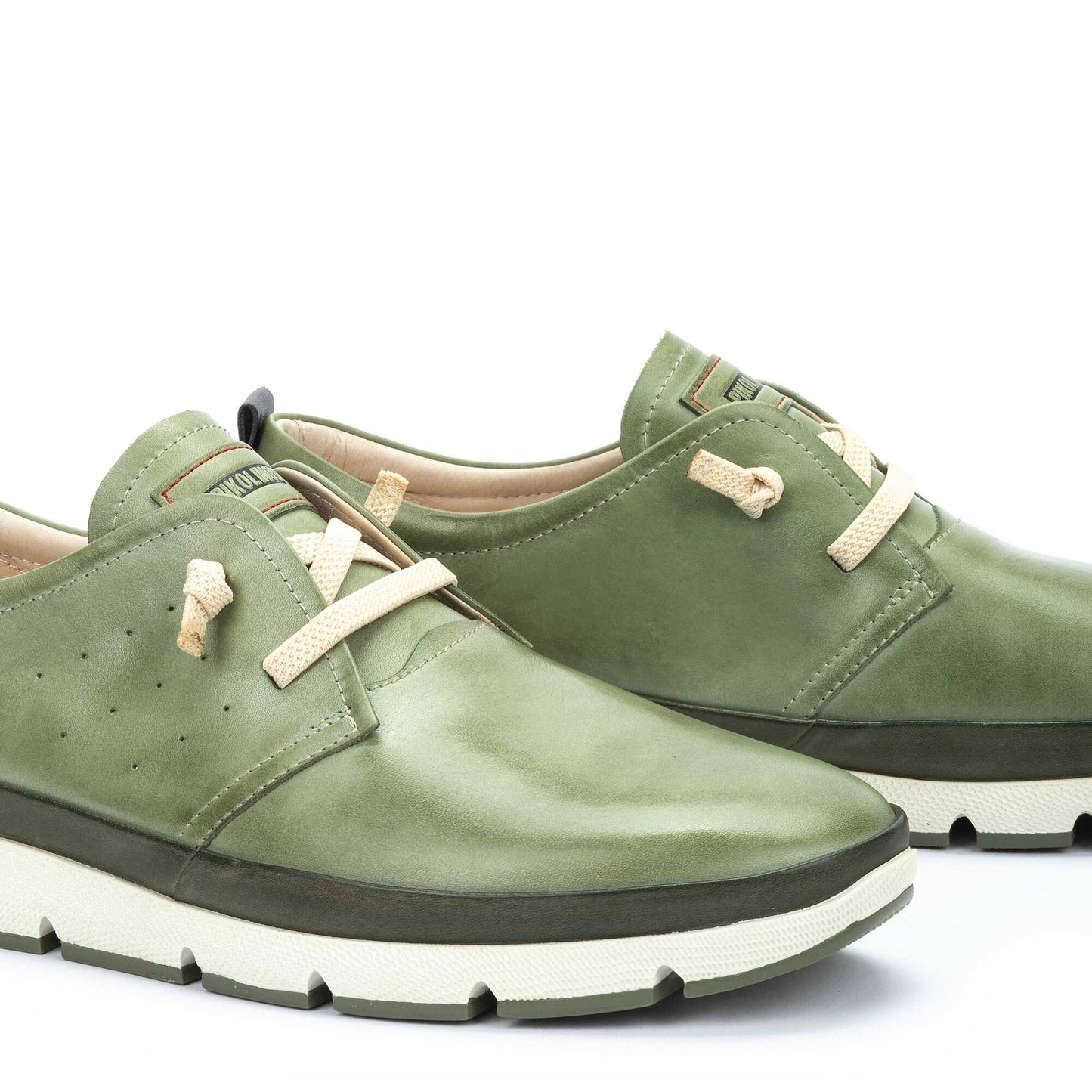 Sneakers in pelle con laccio elastico da uomo Pikolinos