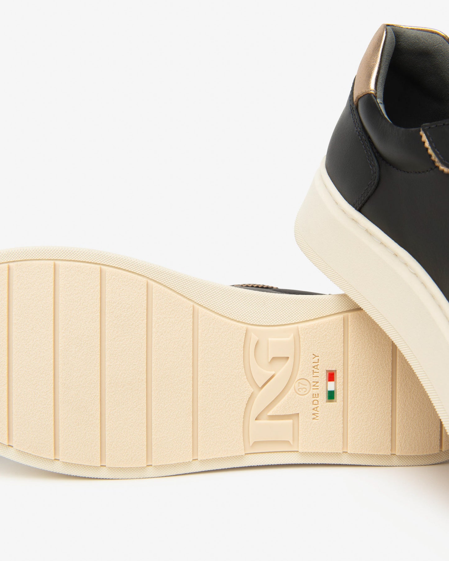 Sneakers da donna in pelle NeroGiardini