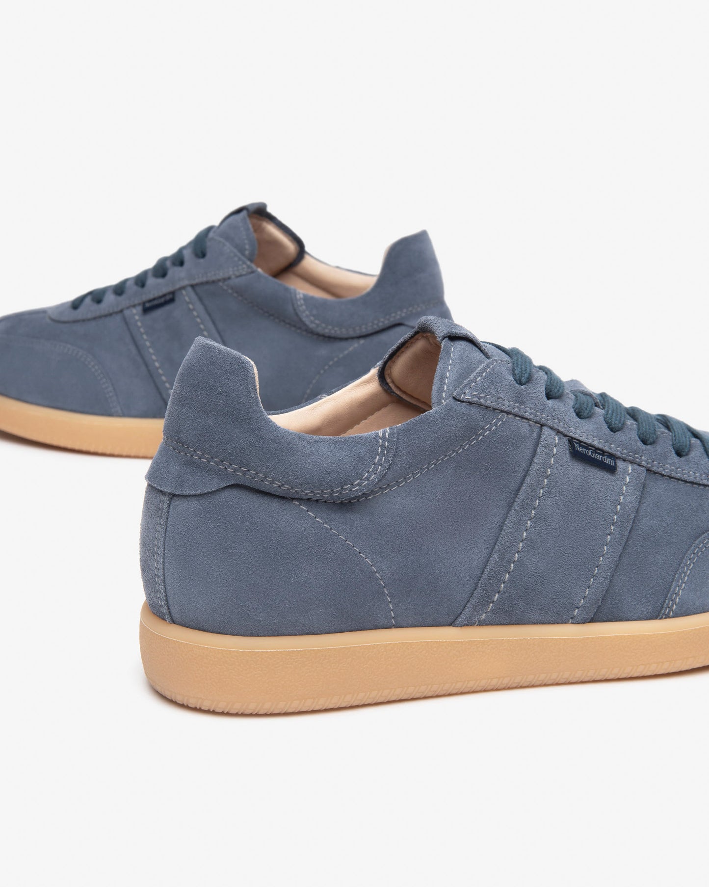 - Sneakers da uomo in camoscio Nero Giardini -