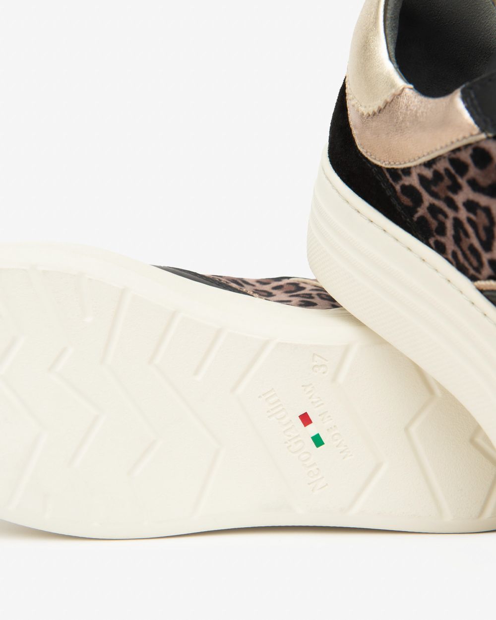 - Sneakers da donna in pelle NeroGiardini -