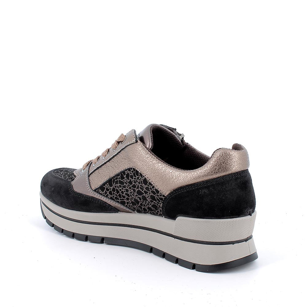 Sneakers da donna in pelle e camoscio Igi&Co