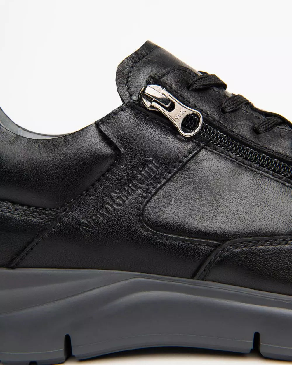 Sneakers da uomo in pelle NeroGiardini