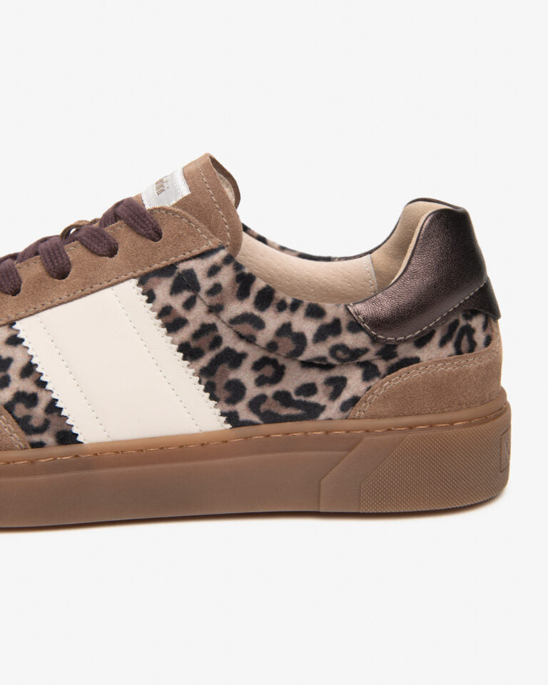 Sneakers da donna in camoscio NeroGiardini