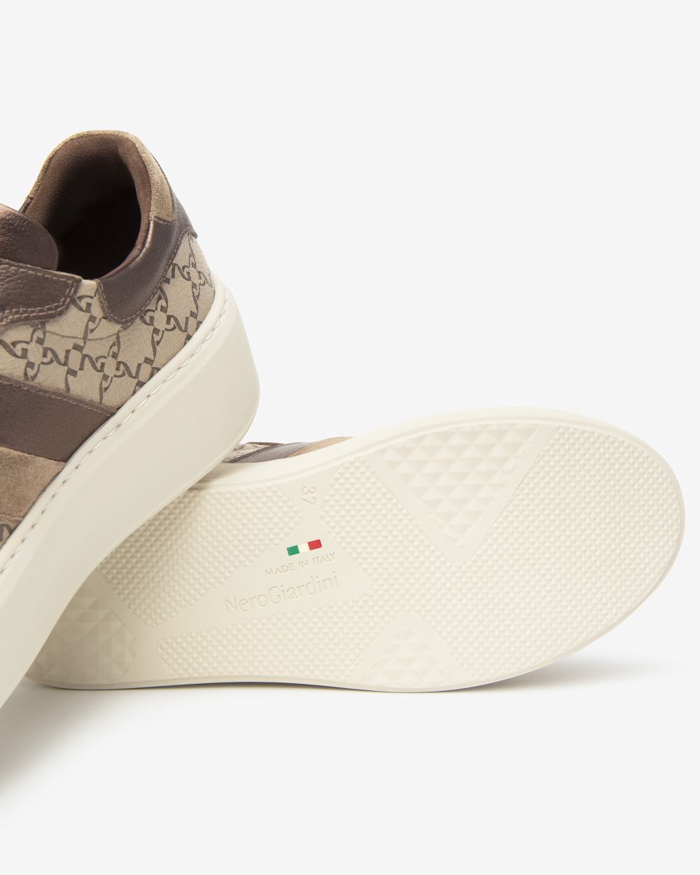 Sneakers da donna in pelle NeroGiardini