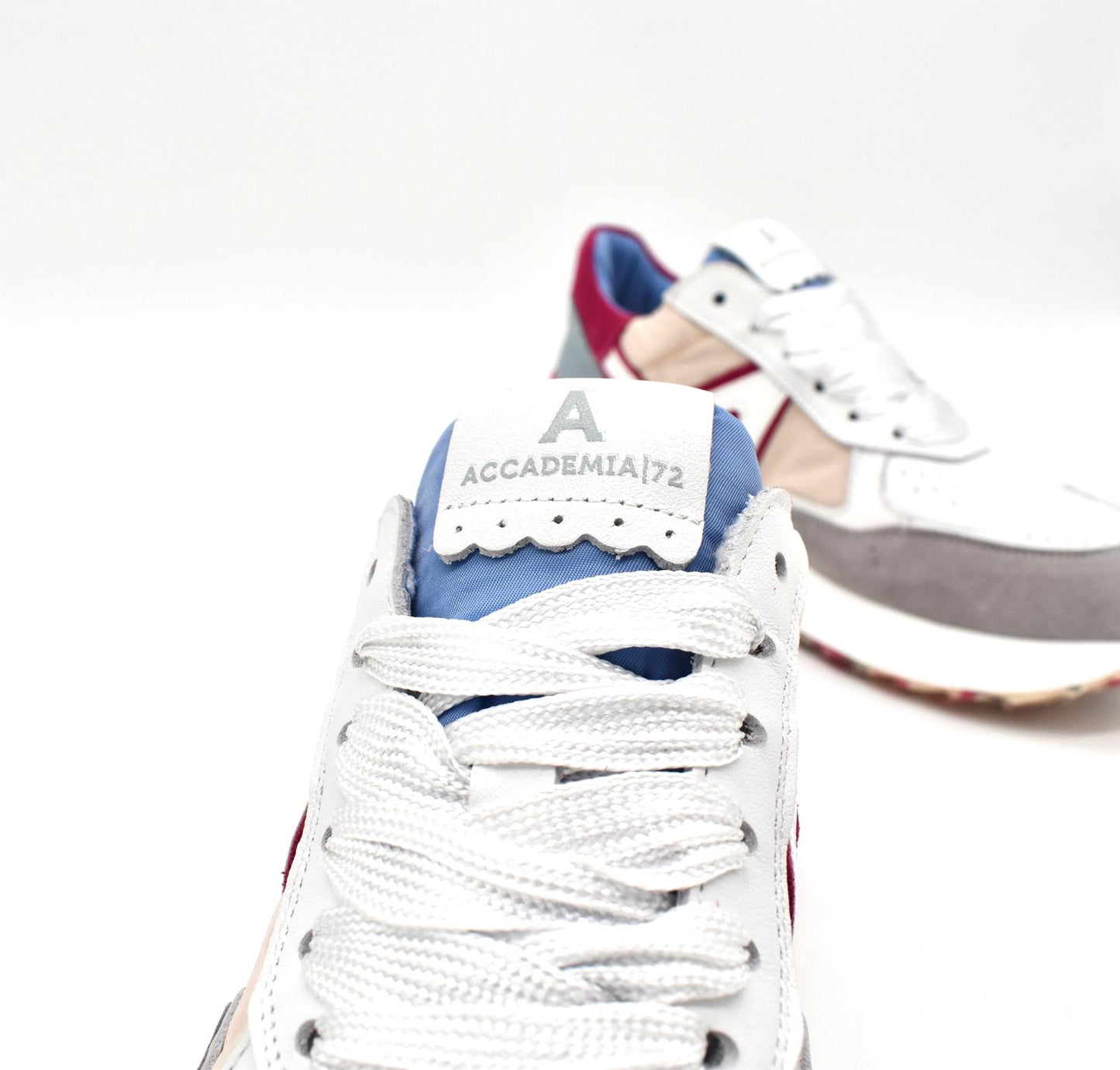 Sneakers da donna in pelle Accademia 72