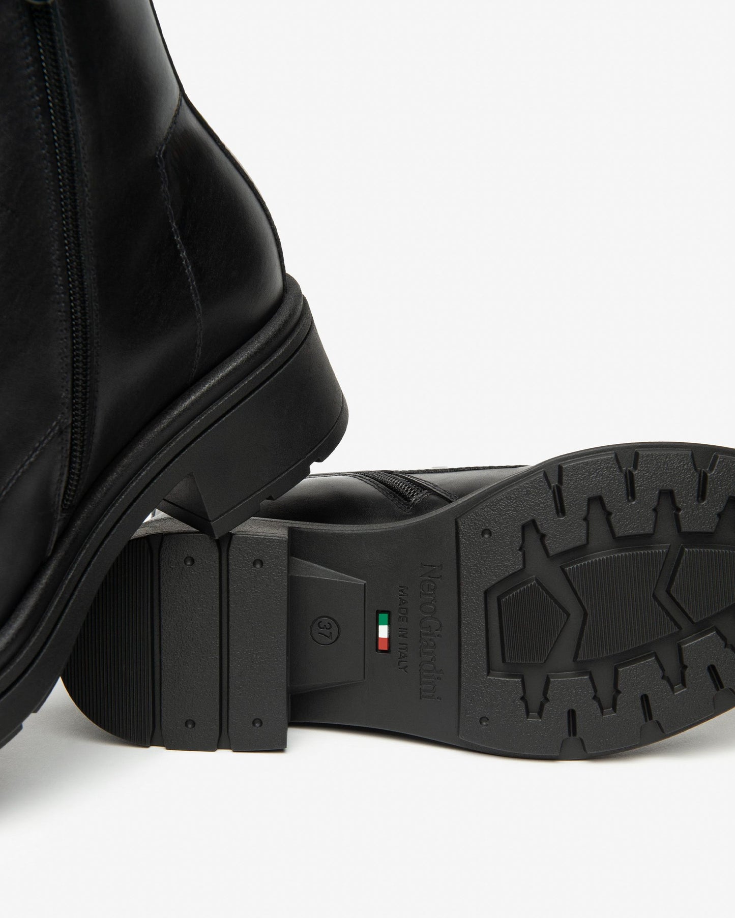 Anfibi da donna in pelle allacciati con zip Nero Giardini