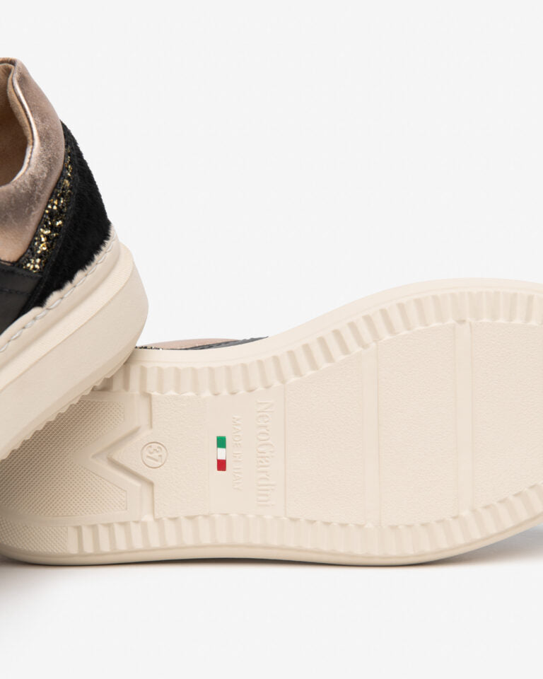 Sneakers da donna in pelle, camoscio e materiale tecnico NeroGiardini