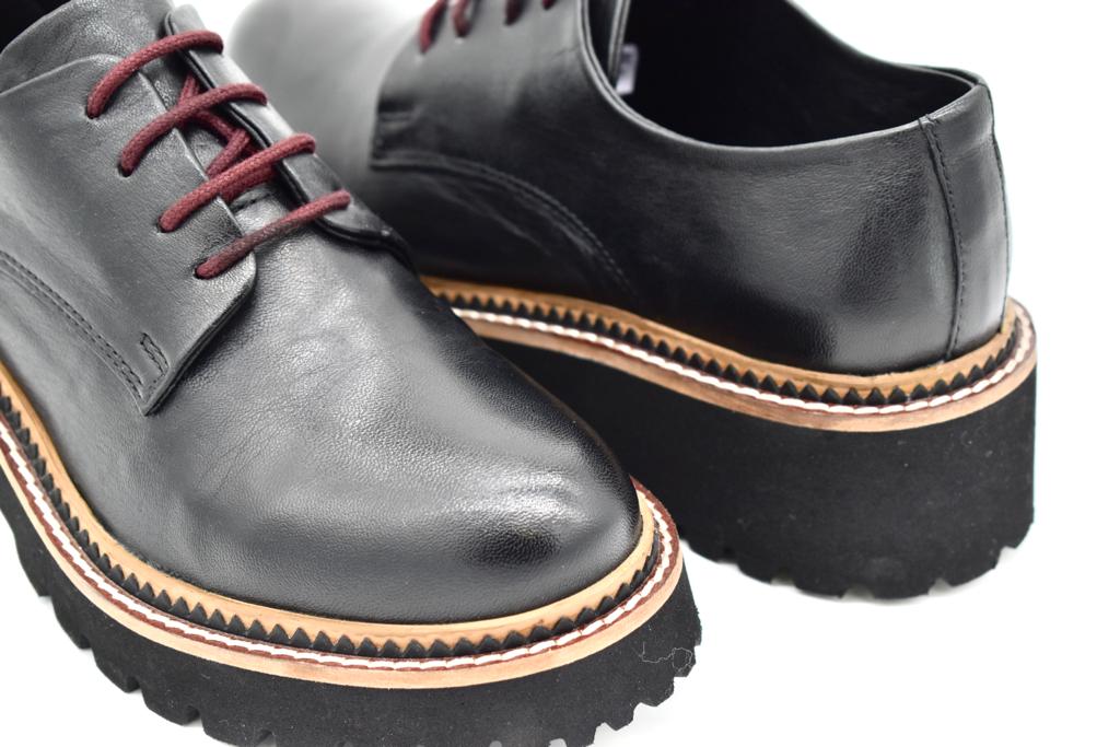 Scarpe stringate da donna in pelle Evoca