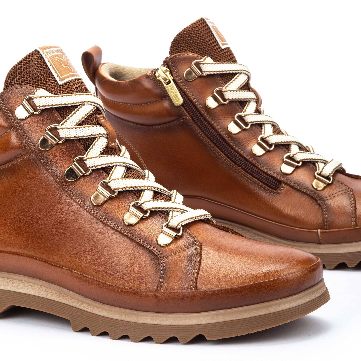 Stivaletti strigati da donna in pelle Pikolinos