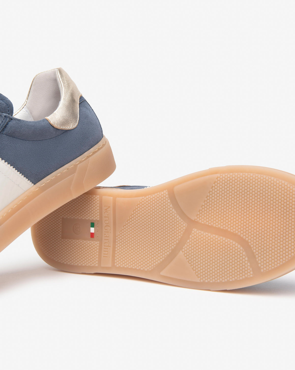 Sneakers da donna in camoscio NeroGiardini