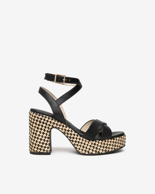 - Sandali da donna in pelle NeroGiardini -