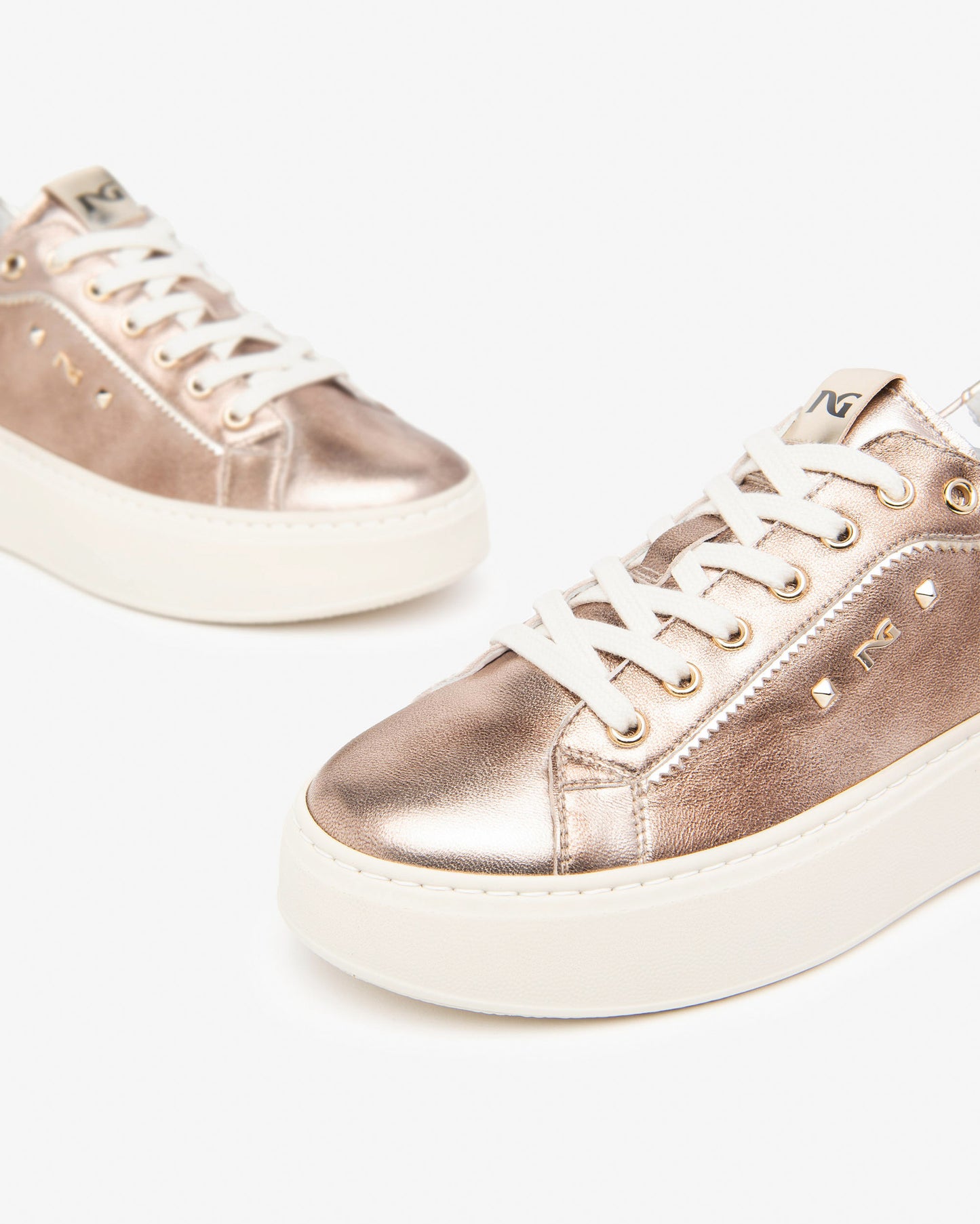 Sneakers da donna in pelle e materiale tecnico