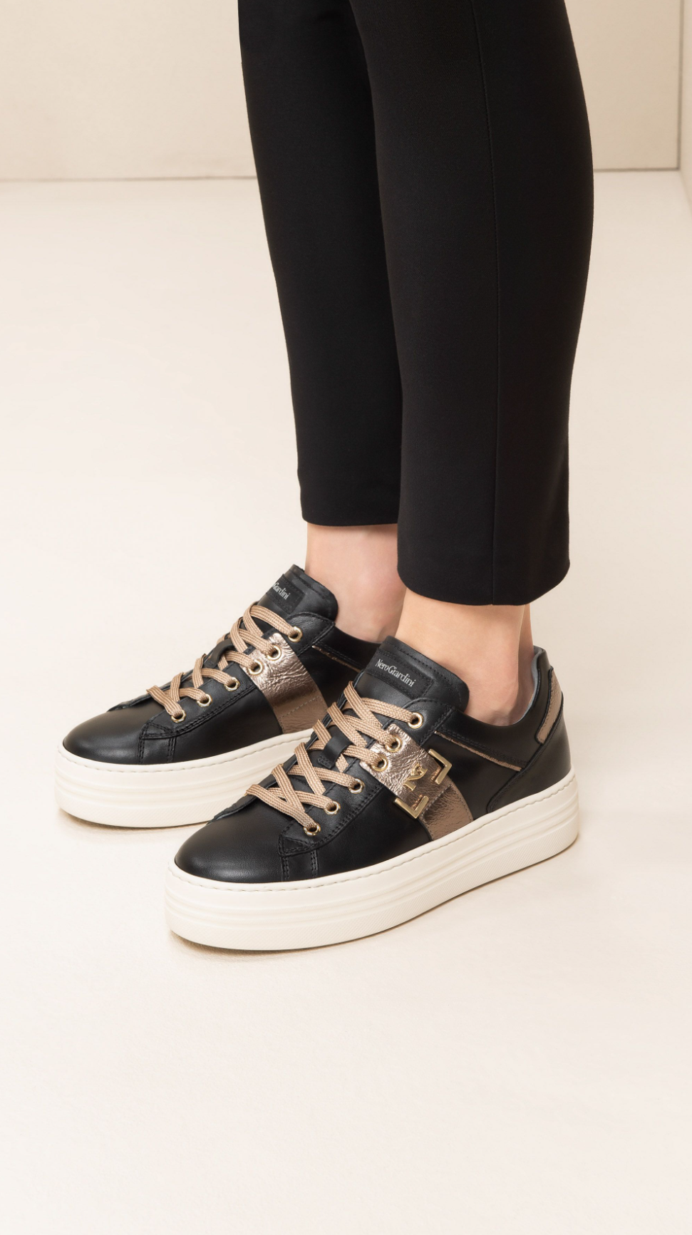 Sneakers da donna in pelle Nero Giardini