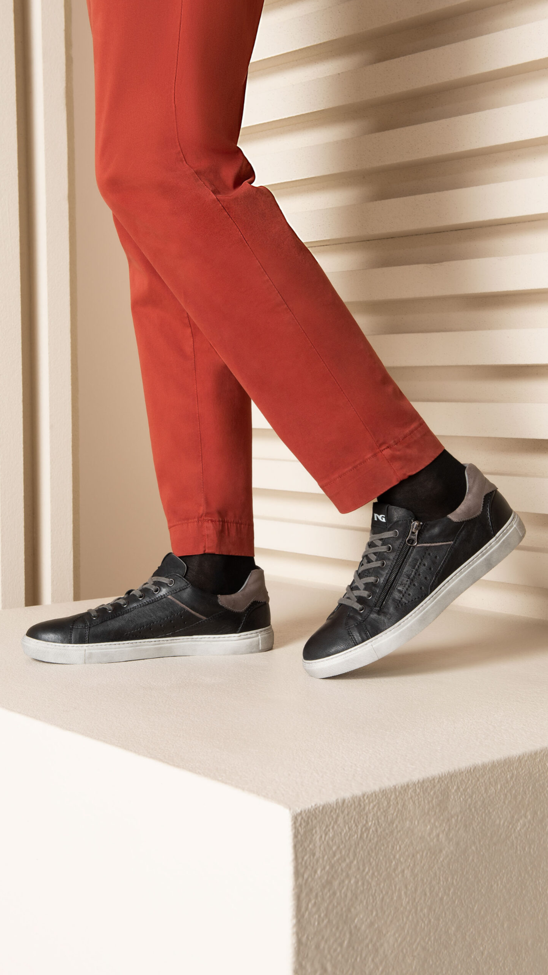 Sneakers da uomo con zip, in pelle e dettagli in camoscio Nero Giardini